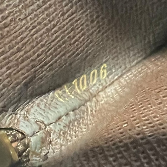 Louis Vuitton Mini Lin Monogram Round Coin Pouch - Picture 5 of 5